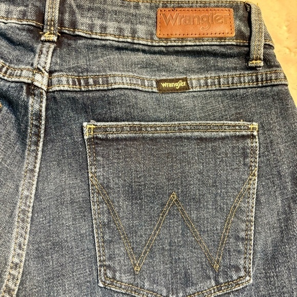 NWT Wrangler Jeans 6 (28 x 32) HiRise Fierce Flare Cotton Mineral Wash New - Picture 9 of 16
